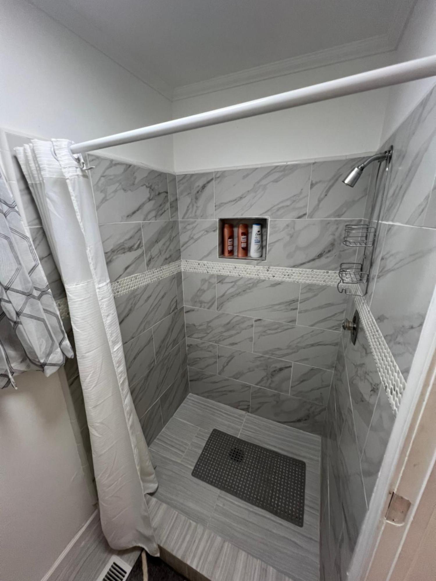 Cozy Private Suite 5 Min From Saint Francis Hospital And Woodland Hills Mall Tulsa Exteriör bild